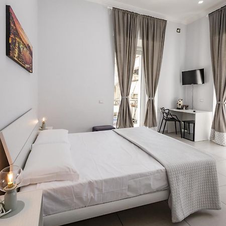 Caroline'S House Hotel Наполи Екстериор снимка