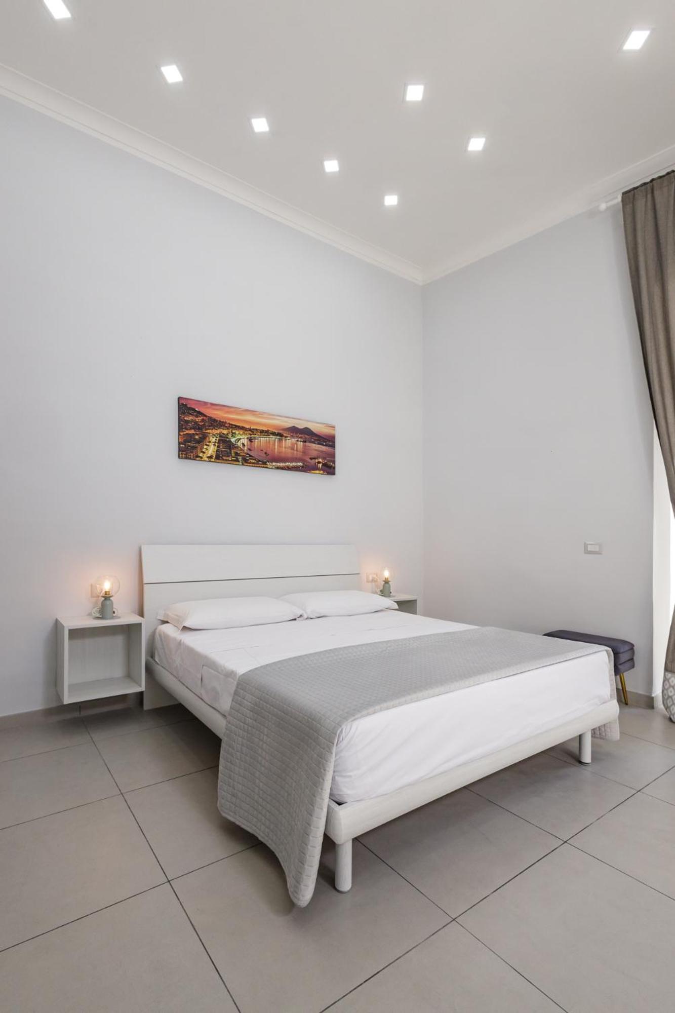 Caroline'S House Hotel Наполи Екстериор снимка