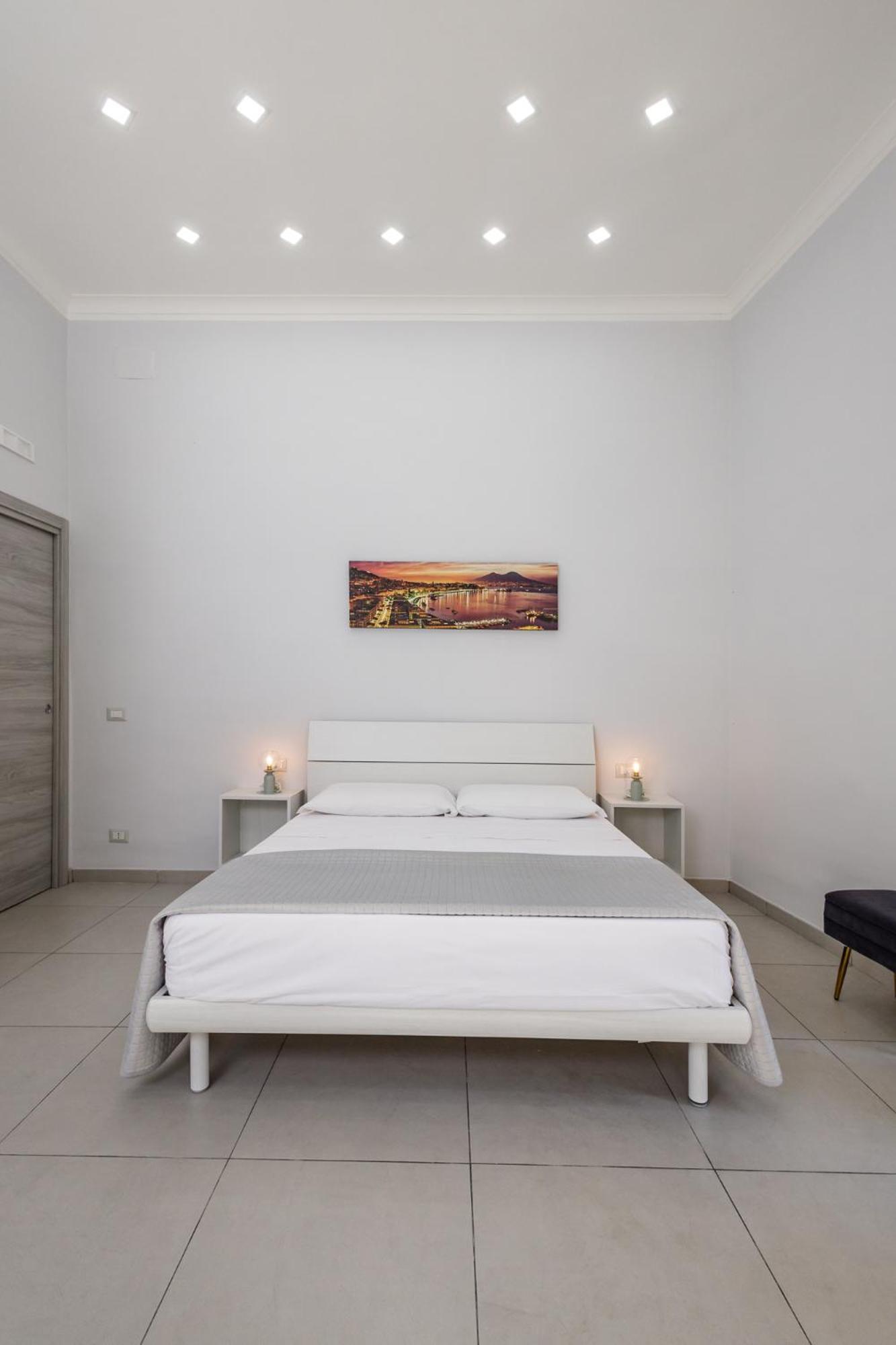 Caroline'S House Hotel Наполи Екстериор снимка