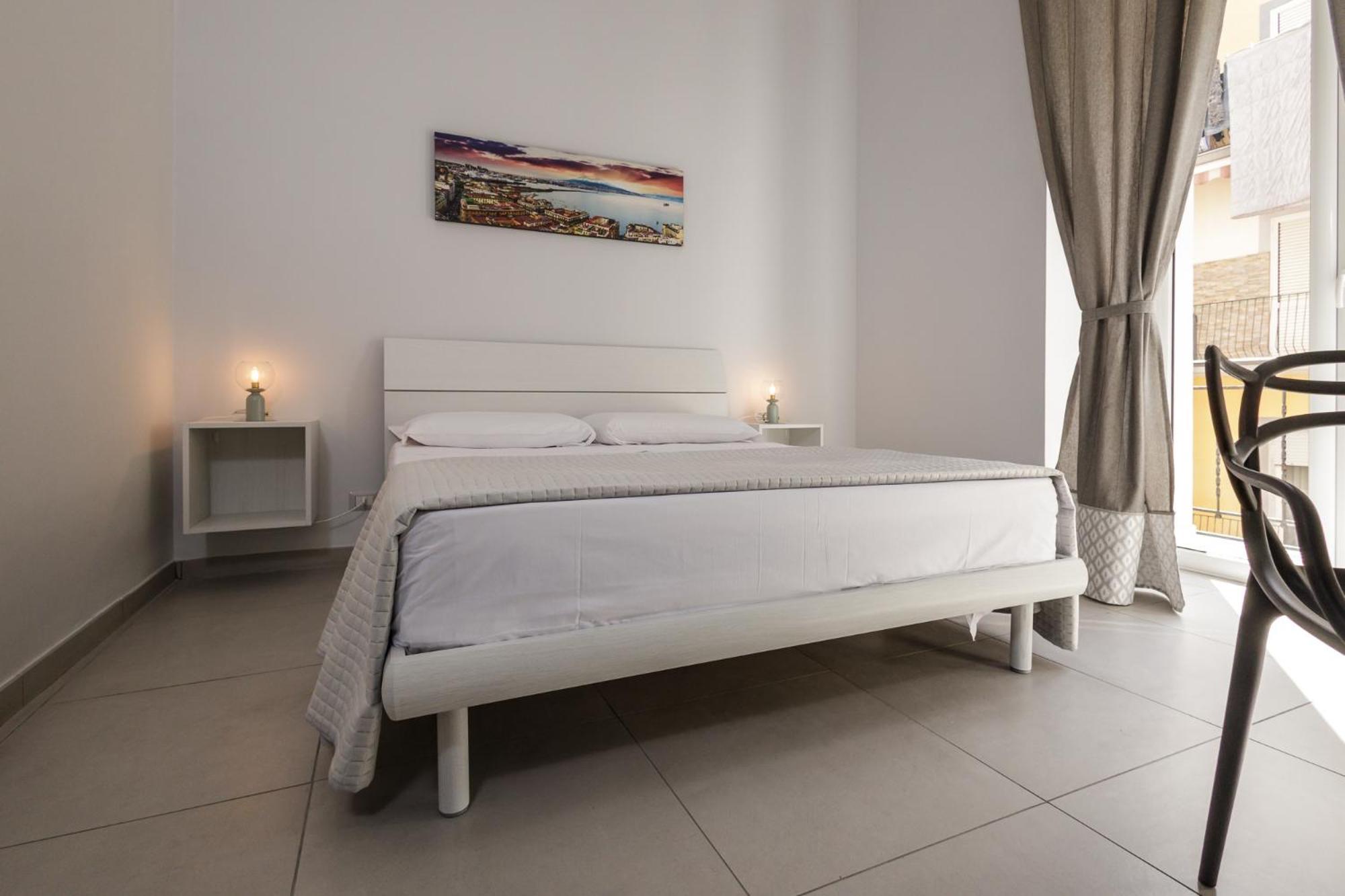 Caroline'S House Hotel Наполи Екстериор снимка
