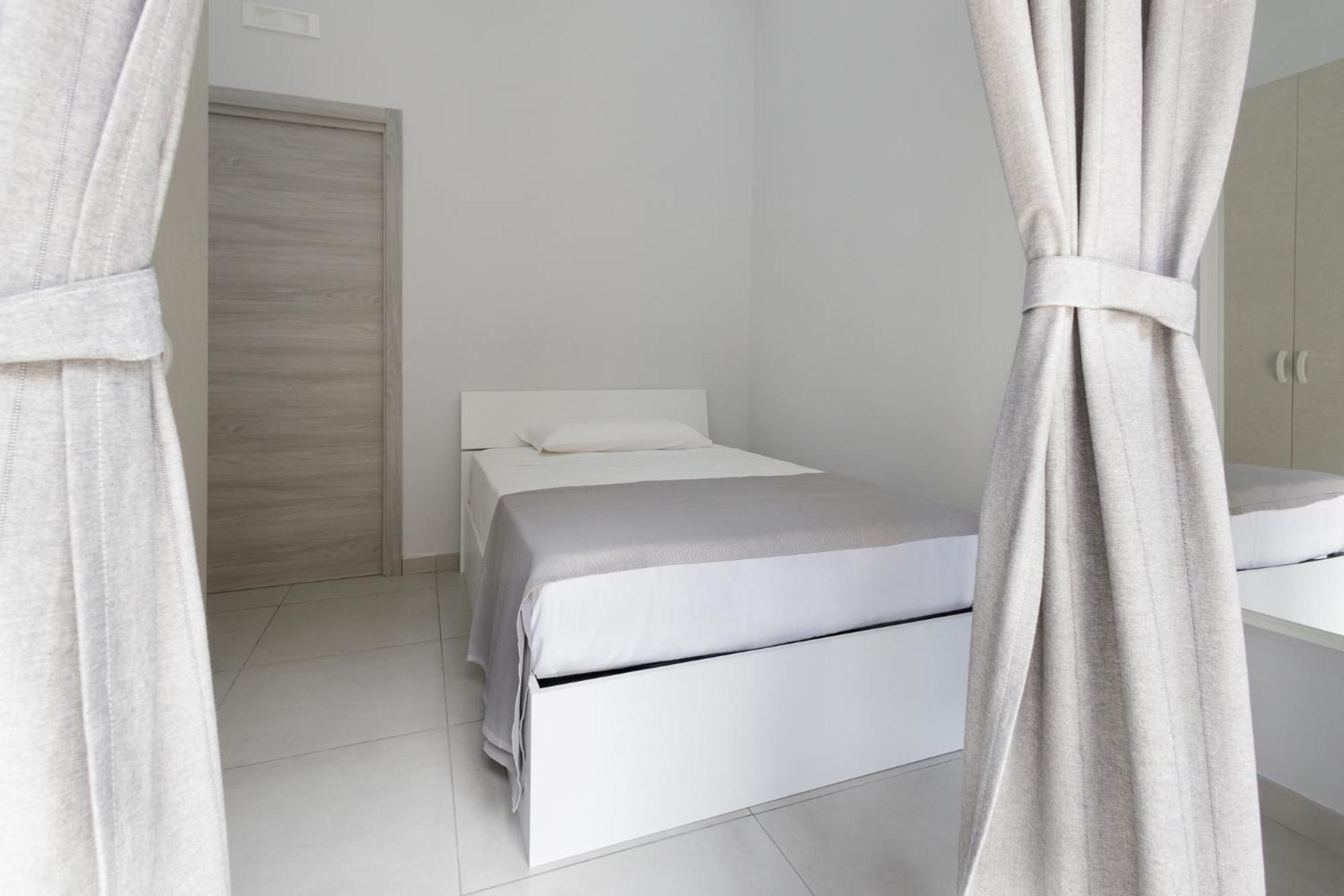 Caroline'S House Hotel Наполи Екстериор снимка